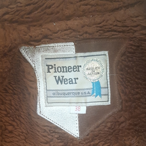 70's VINTAGE Leather Distressed Jacket - Picture 2 of 11